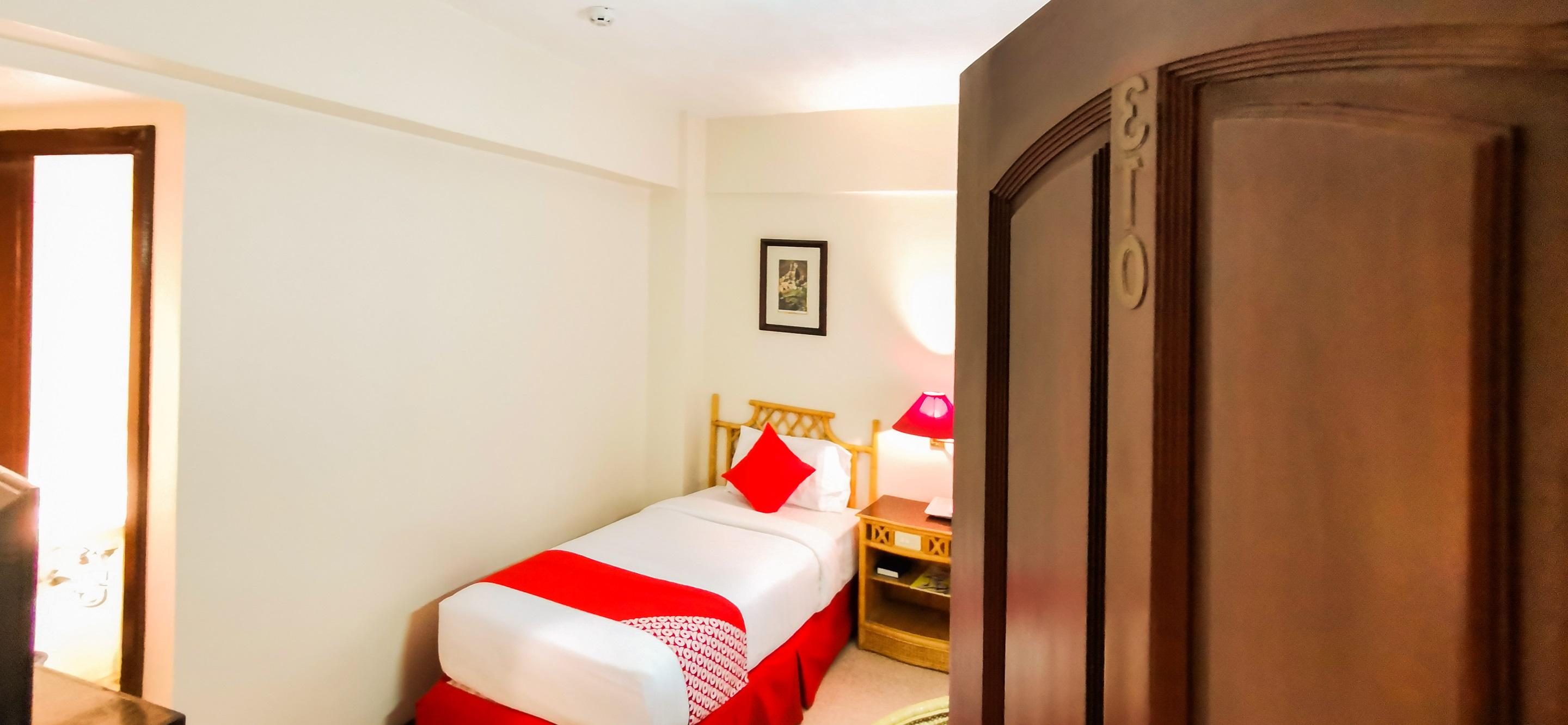 Oyo 414 Humberto'S Hotel Davao City Kültér fotó