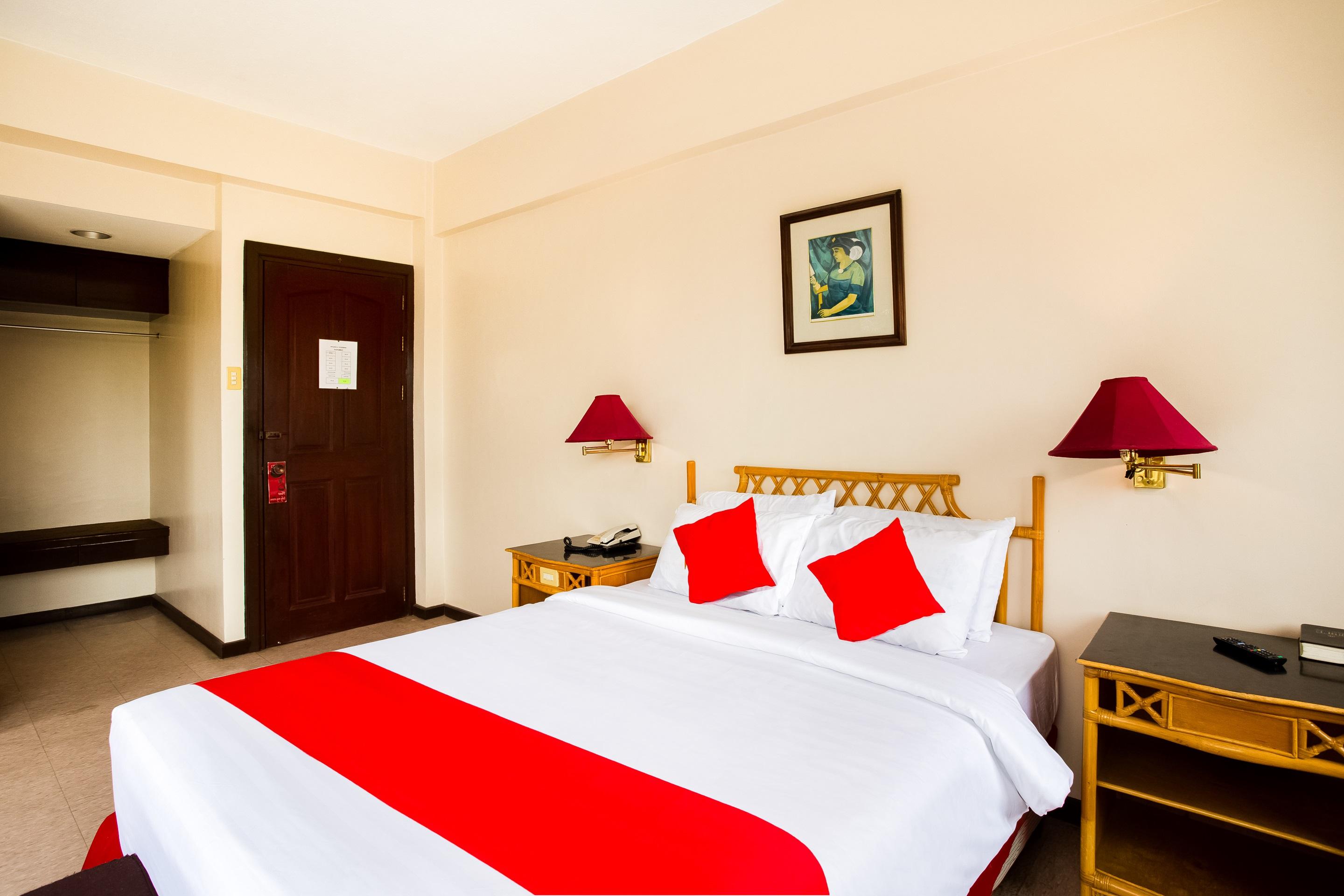 Oyo 414 Humberto'S Hotel Davao City Kültér fotó