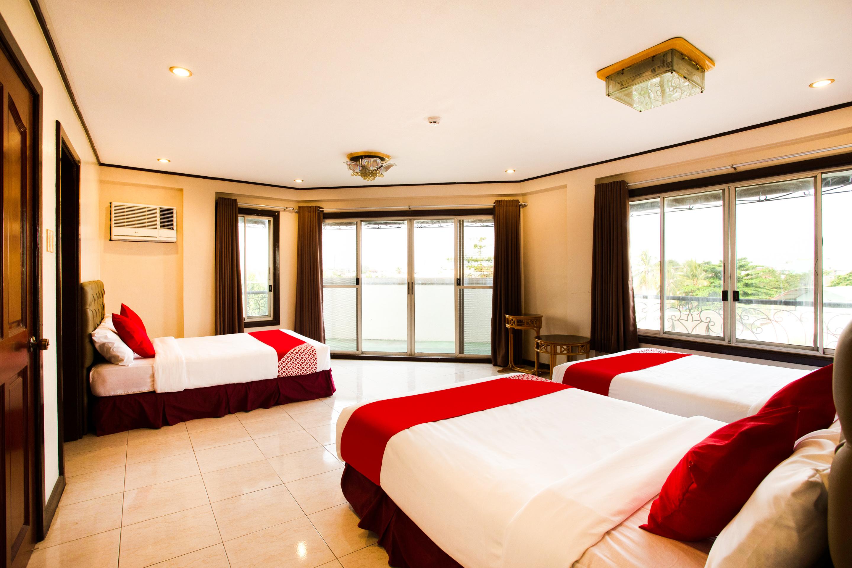 Oyo 414 Humberto'S Hotel Davao City Kültér fotó