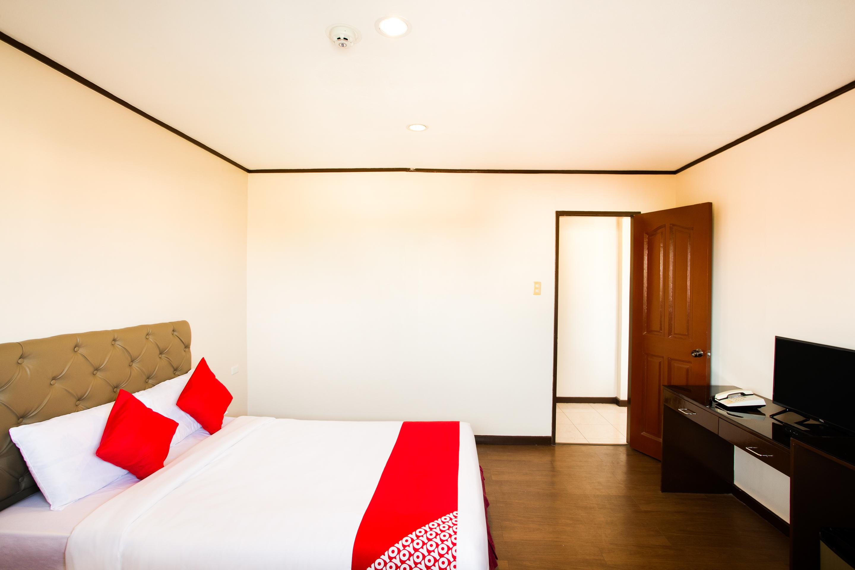 Oyo 414 Humberto'S Hotel Davao City Kültér fotó