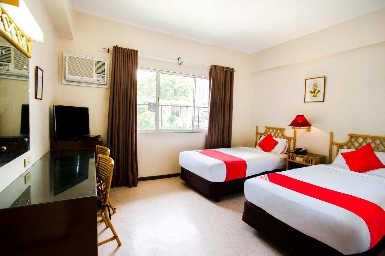 Oyo 414 Humberto'S Hotel Davao City Kültér fotó