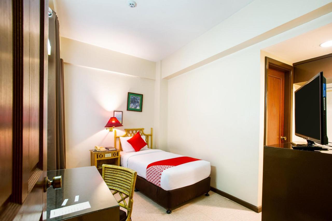 Oyo 414 Humberto'S Hotel Davao City Kültér fotó