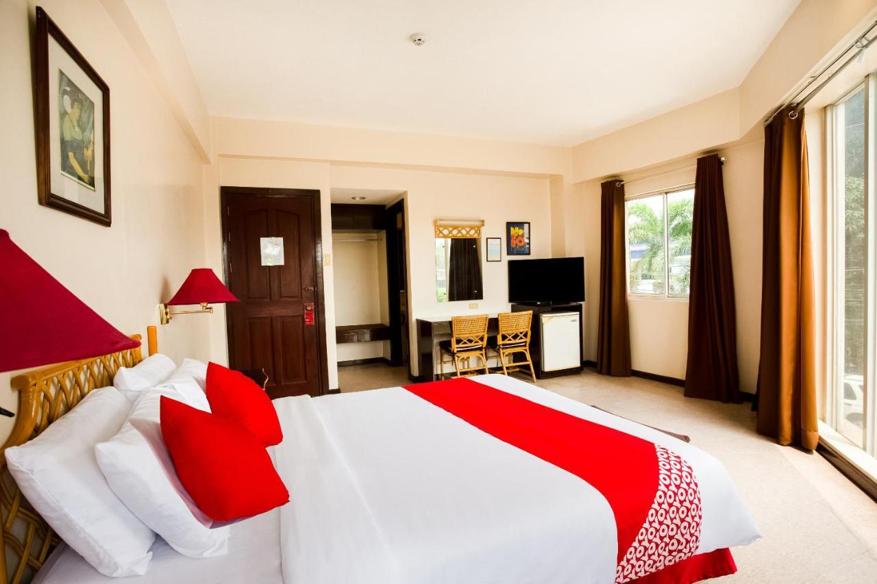 Oyo 414 Humberto'S Hotel Davao City Kültér fotó